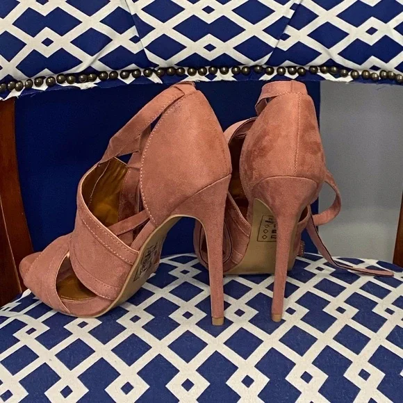 Mauve ankle strap tie up bootie - Picture 3 of 6